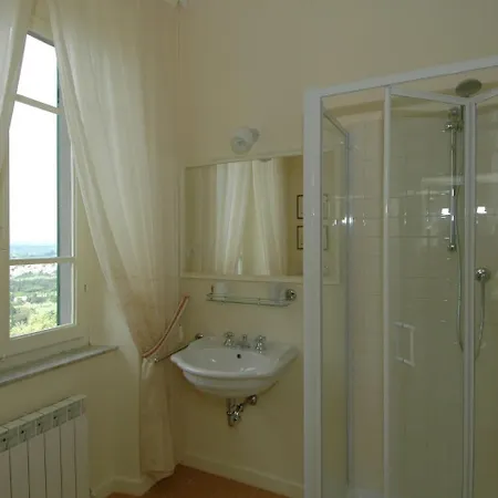 Βίλα Sprawling In Tuscany With Tennis Court