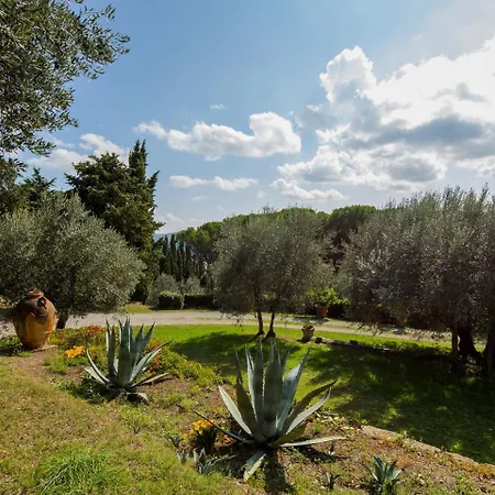 Sprawling In Tuscany With Tennis Court Βίλα